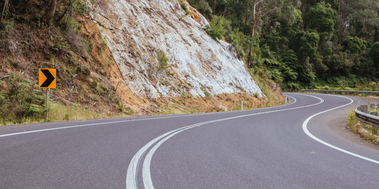 Winding road, how to avoid distracted driving