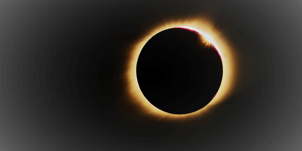 Truck Driving During a Solar Eclipse [7 Tips]