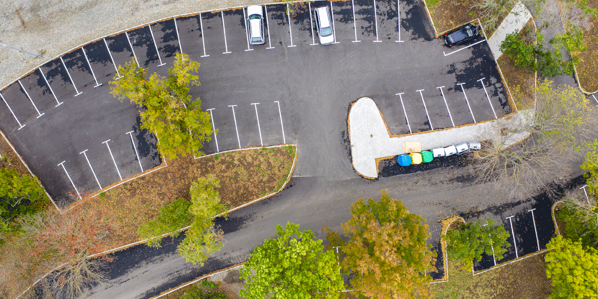 Navigating the Truck Parking Shortage: 4 Parking Tips